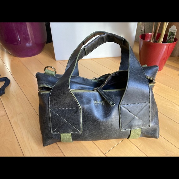 Matt & Nat Handbags - MATT & NAT black leather bag